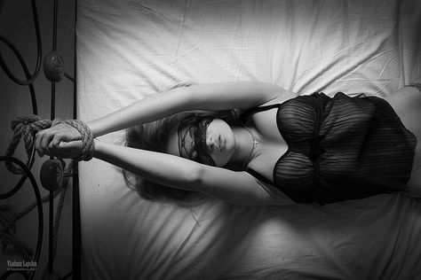 Safe Words And Traffic Lights: How To Say Stop In BDSM